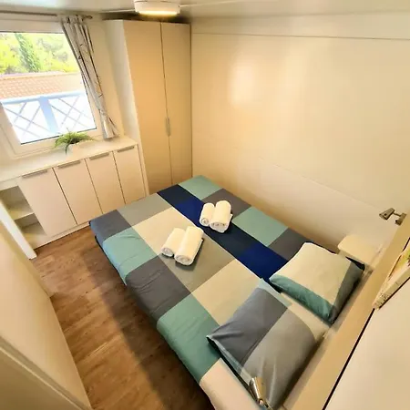 Mobile Di Mare Iii Campsite