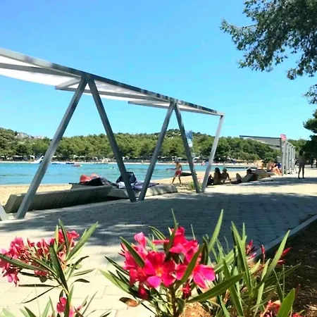 Mobile Di Mare Iii Campsite Jezera